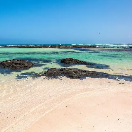 Sara Вилла Тетир